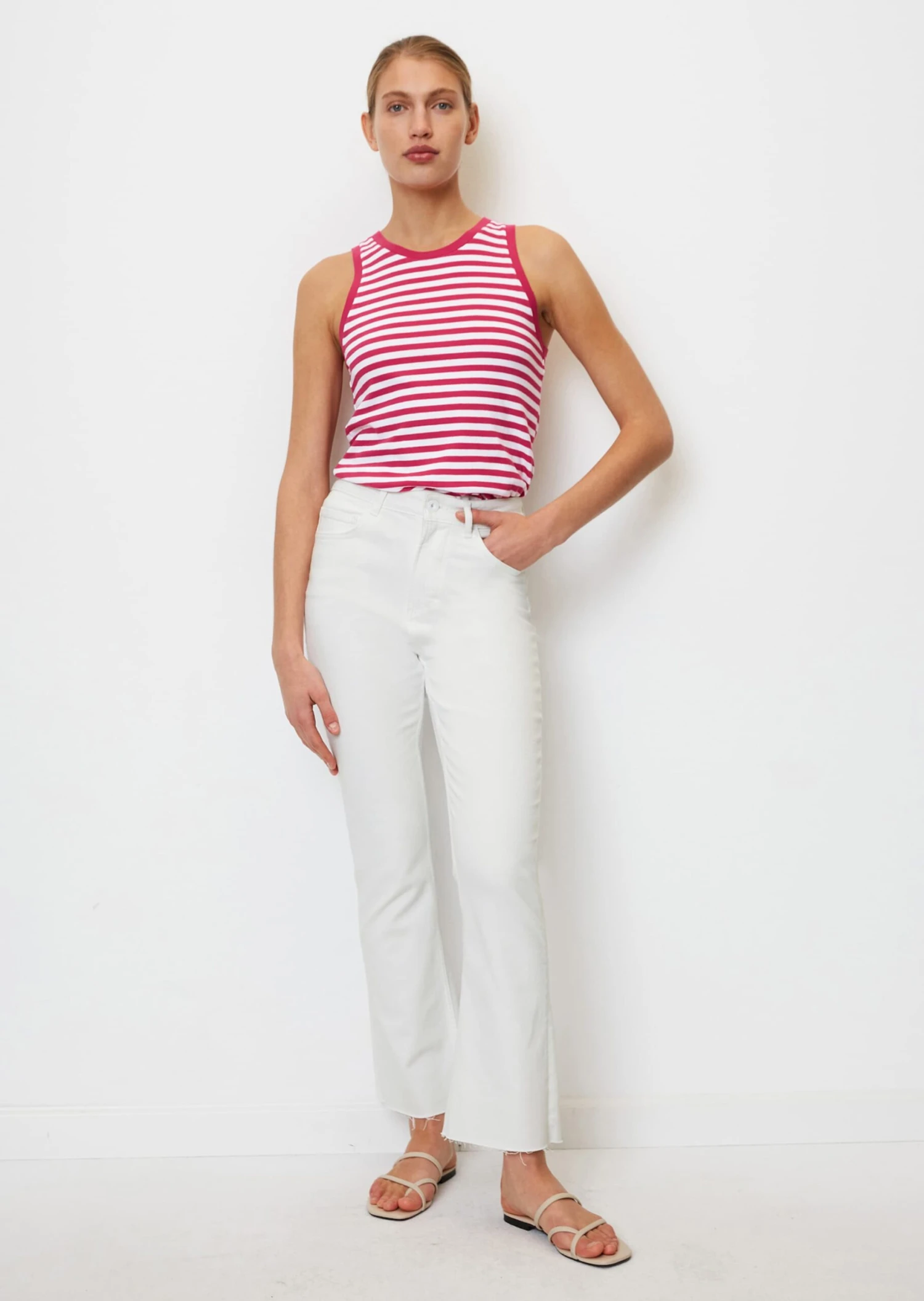 Marc O'Polo Striped Sleeveless Top In A Slim Fit Made Of Organic Cotton 6 Marc O'Polo Striped Sleeveless Top In A Slim Fit Made Of Organic Cotton – Bild 4