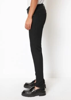 Marc O'Polo Jeans SKARA Skinny Low Waist Model Made Of A Stretchy Blend Of Organic Cotton And Lyocell -FashionLust Verkaufs-Shop e34334f7926efc8be7343213f4b9eb02