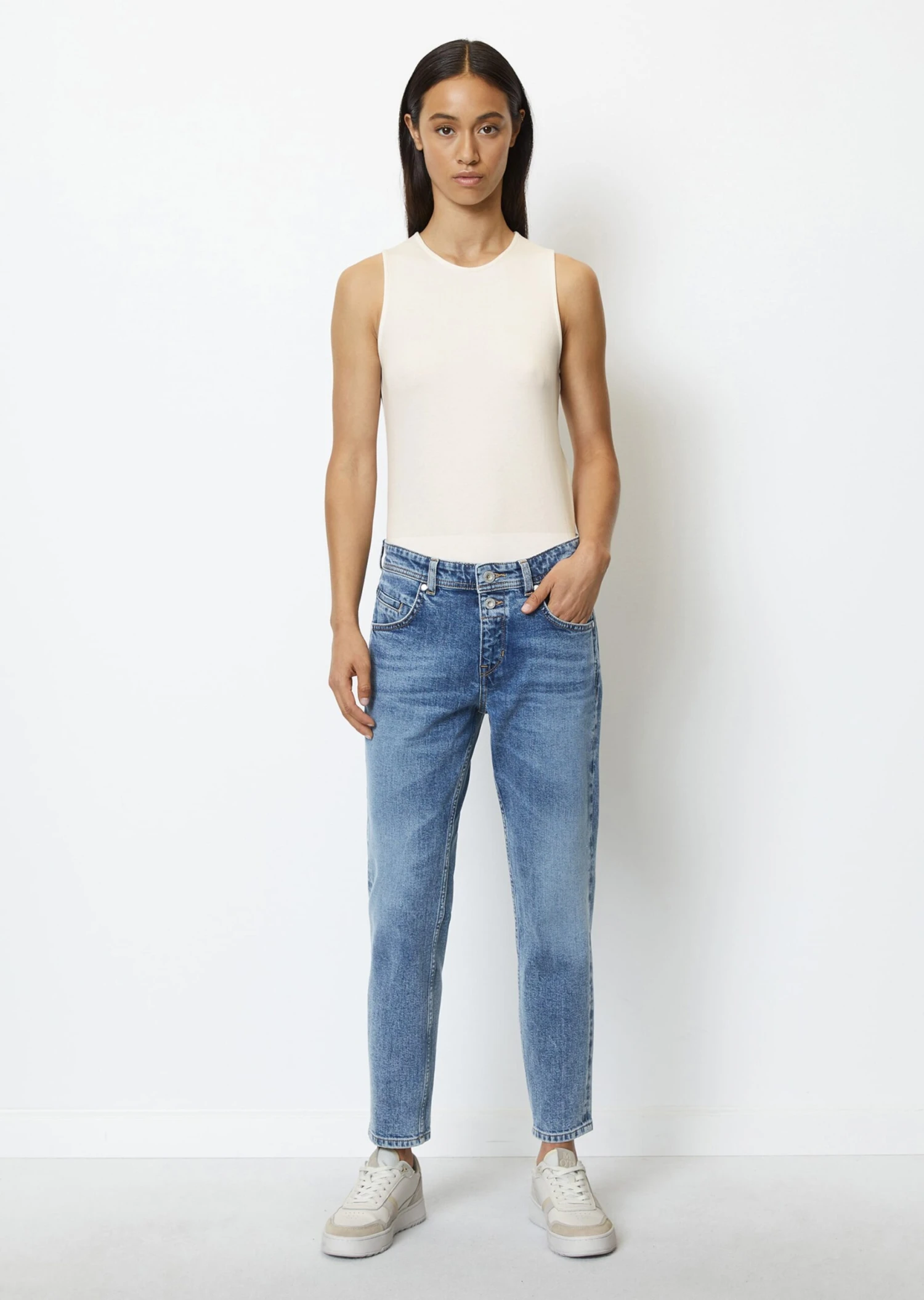 Marc O'Polo Jeans THEDA Boyfriend Mid Waist Model In An Organic Cotton Blend 4 Marc O'Polo Jeans THEDA Boyfriend Mid Waist Model In An Organic Cotton Blend – Bild 2