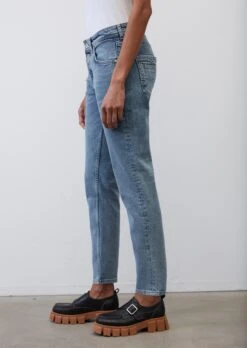 Marc O'Polo THEDA Boyfriend Cropped Jeans In An Organic Cotton Blend -FashionLust Verkaufs-Shop f04fa6d7a7e5cc0f9ff4a2439db0695c